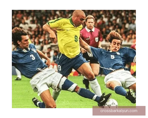 马尔蒂尼技术全面性持续加强 球场表现备受关注